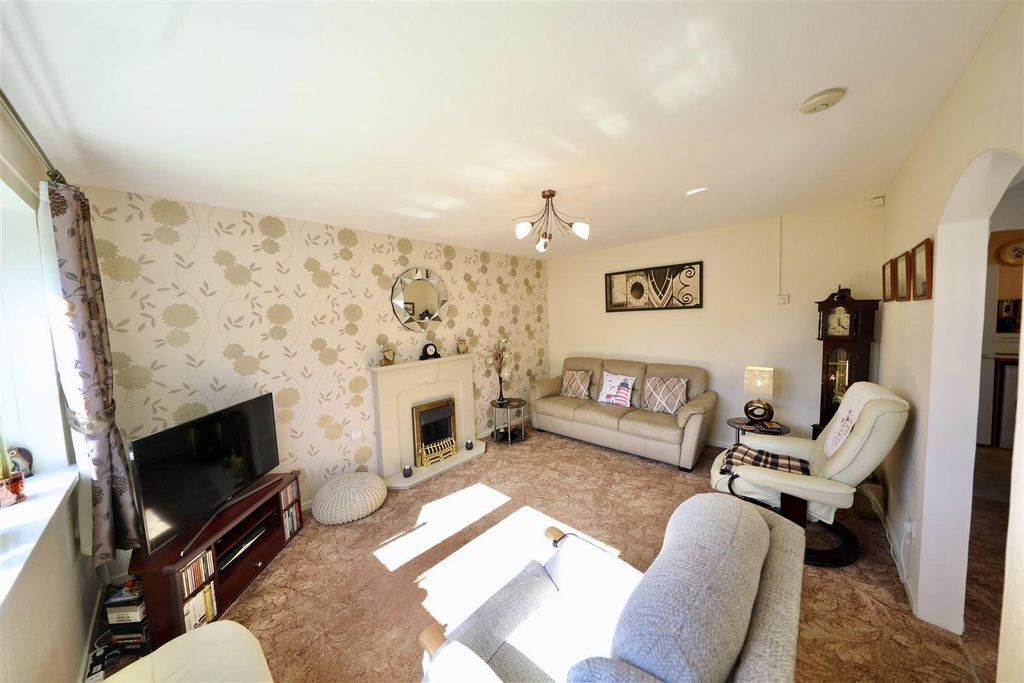 Property photo 2 of 20 Living Room