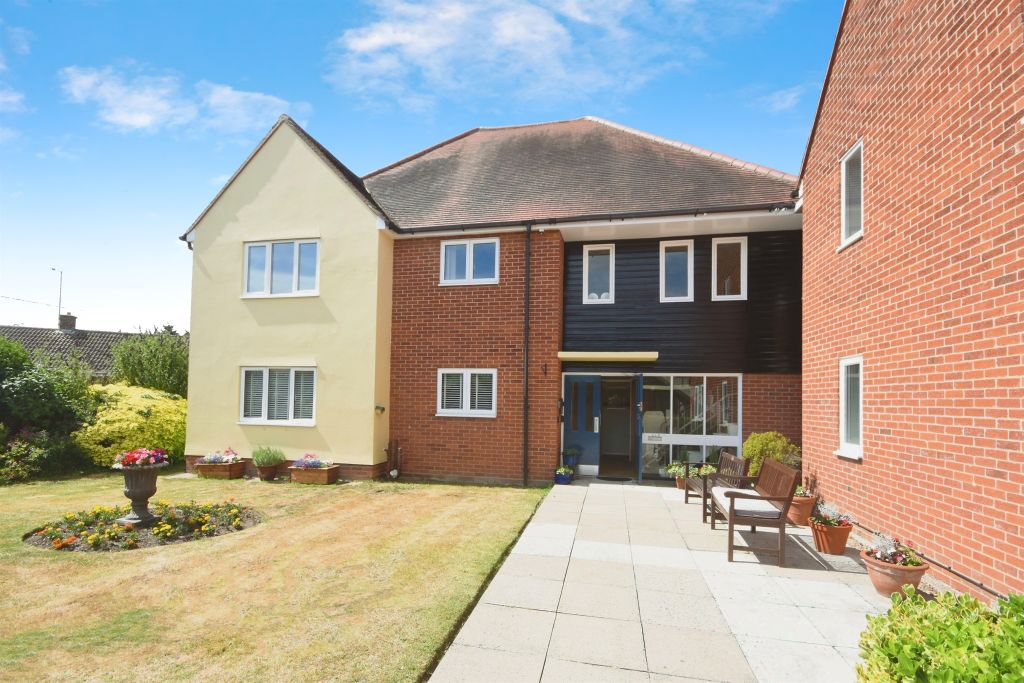 Property photo 1 of 17