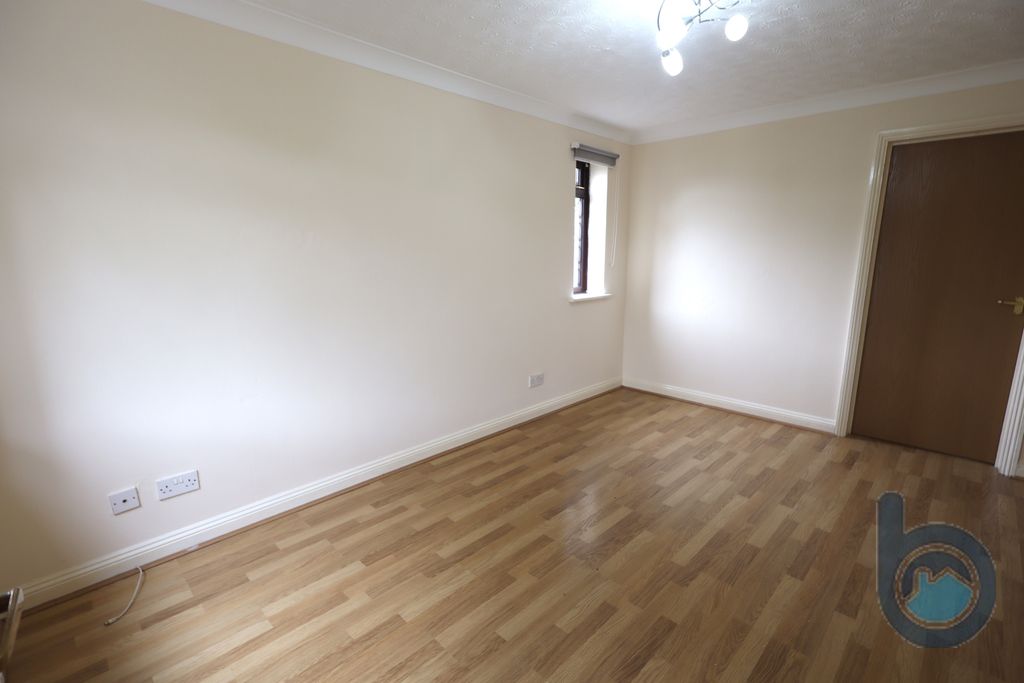 Property photo 2 of 25