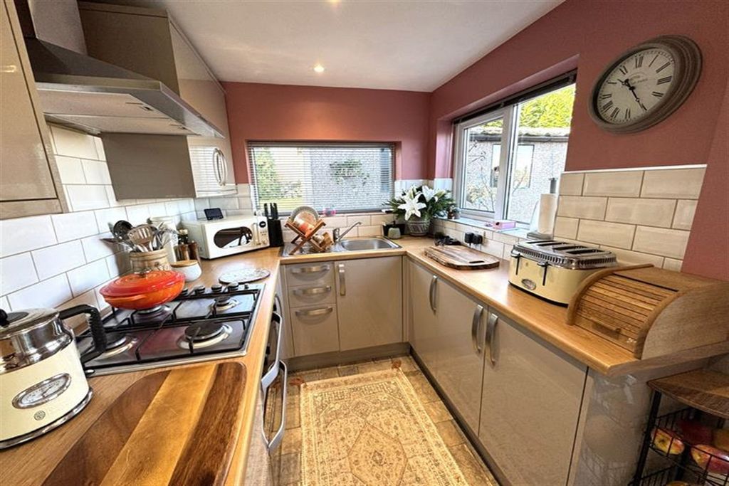 Property photo 3 of 23 (Main)