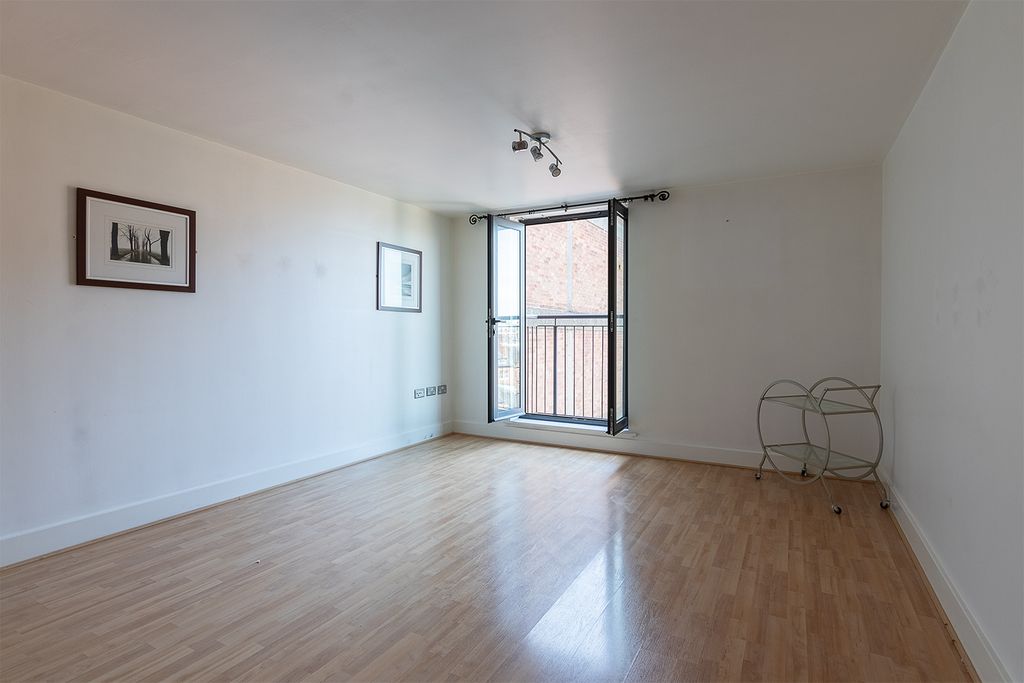 Property photo 2 of 30