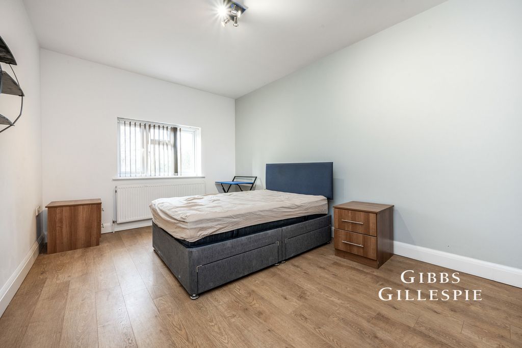 Property photo 3 of 15 Pbox-Img.Jpg