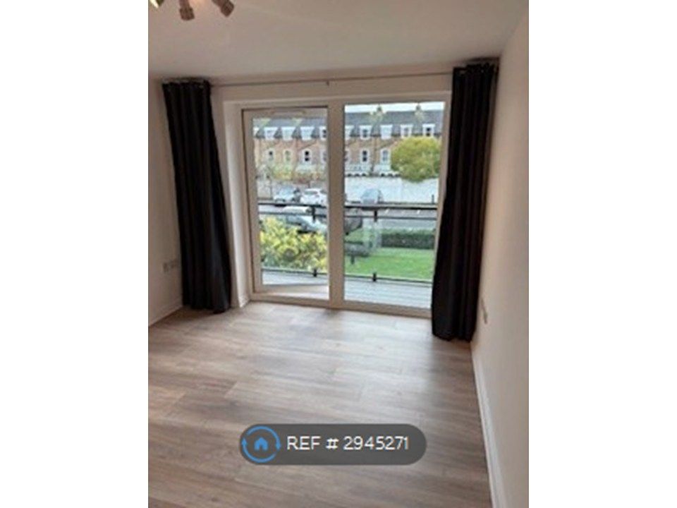 Property photo 3 of 8 Bedroom