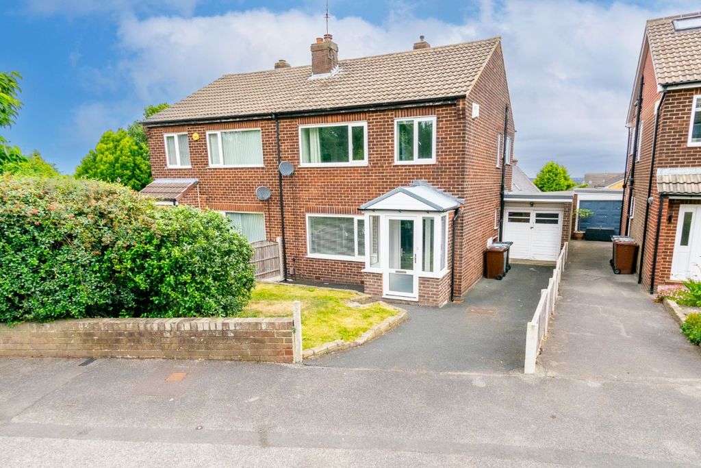 Property photo 1 of 32