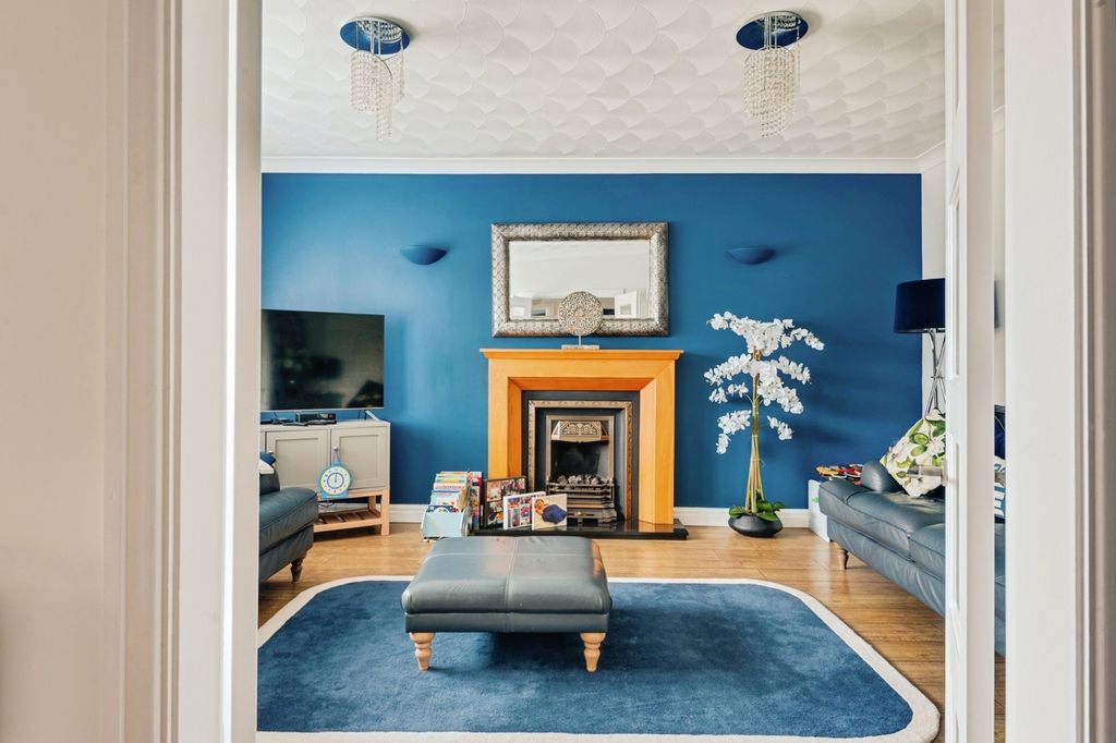 Property photo 3 of 25 Pbox-Img.Jpg