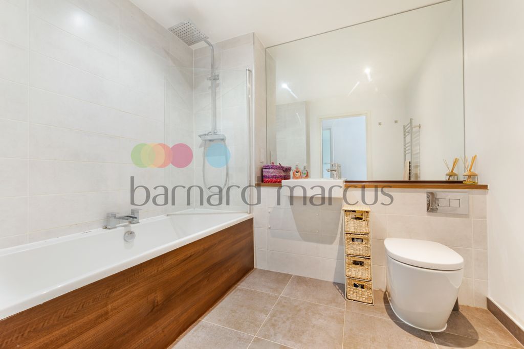 Property photo 3 of 8 Bathroom