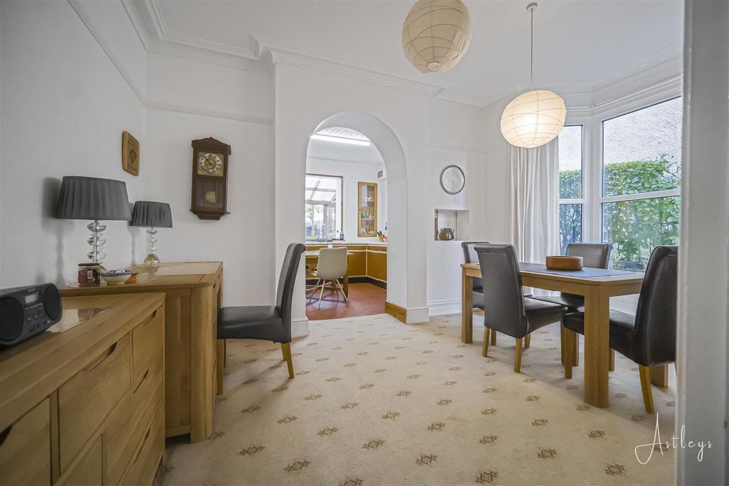 Property photo 3 of 22 Dining Room