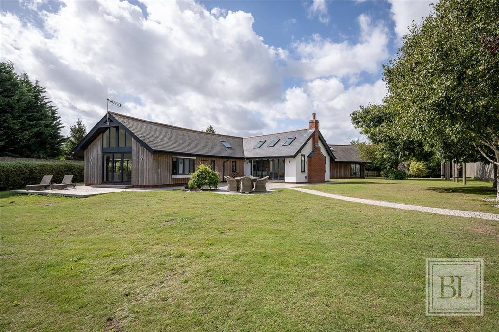 Property photo 1 of 34