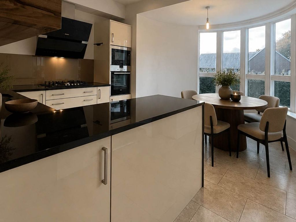 Property photo 3 of 17 Cramond-Kitchen-2