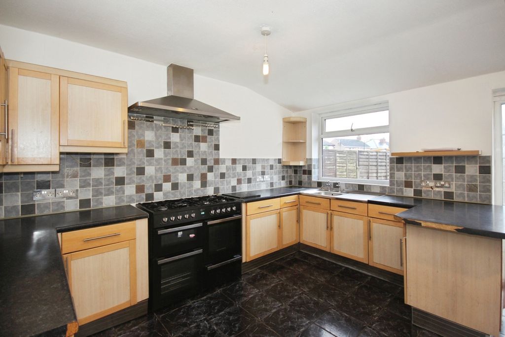 Property photo 3 of 16 Pbox-Img.Jpg