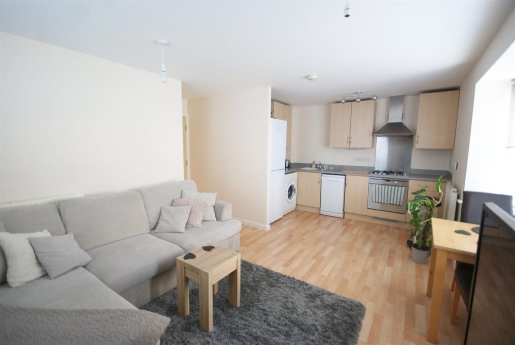 Property photo 2 of 10