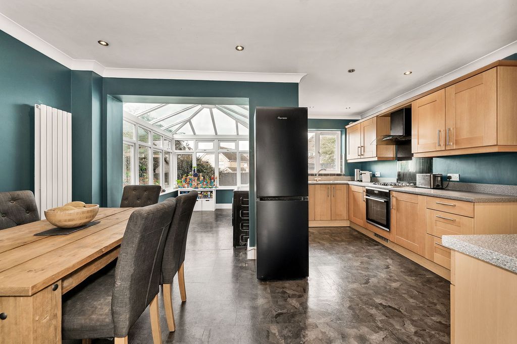 Property photo 3 of 19