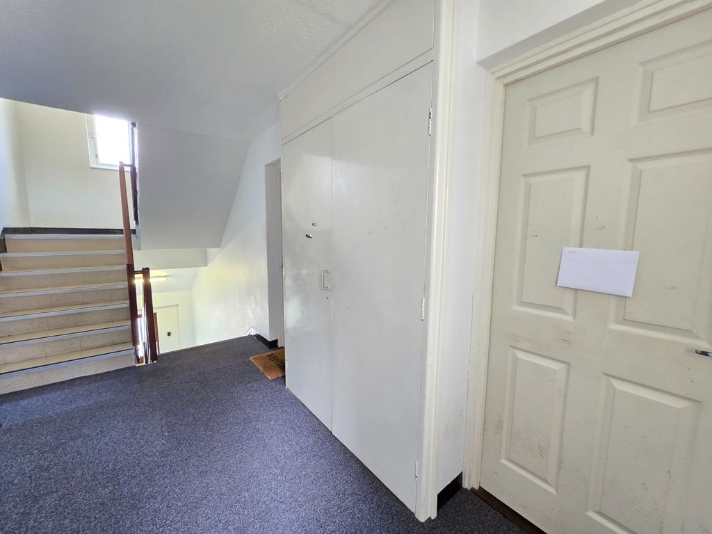 Property photo 3 of 4
