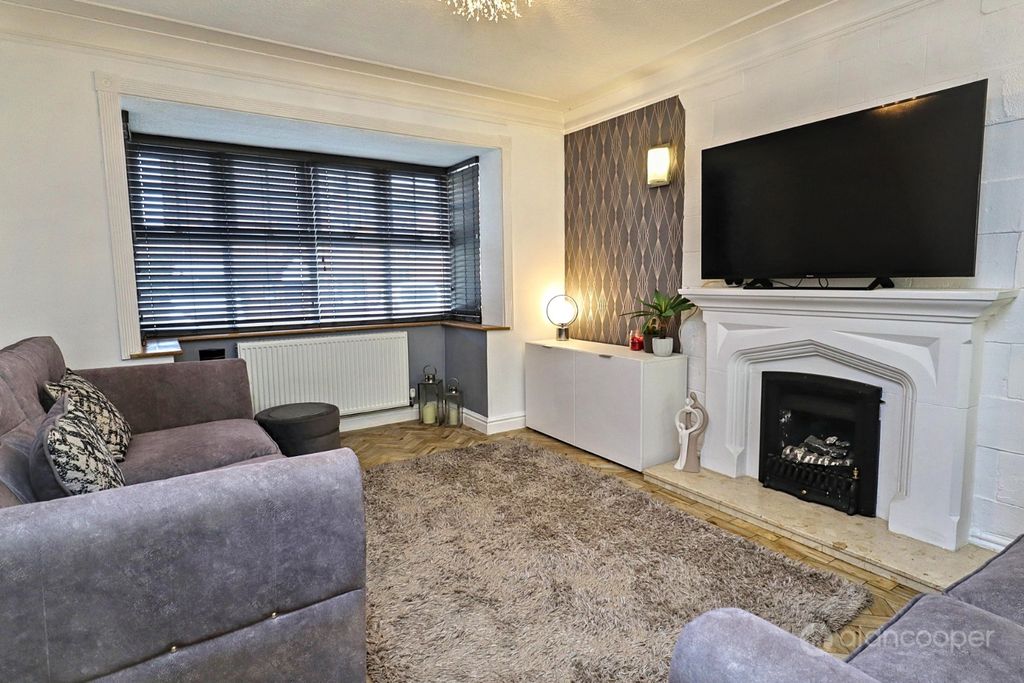 Property photo 2 of 31 5516472