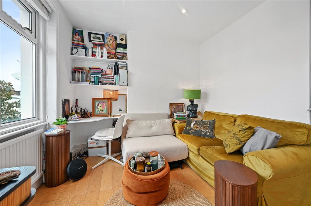 Property photo 2 of 6 Picture No. 26