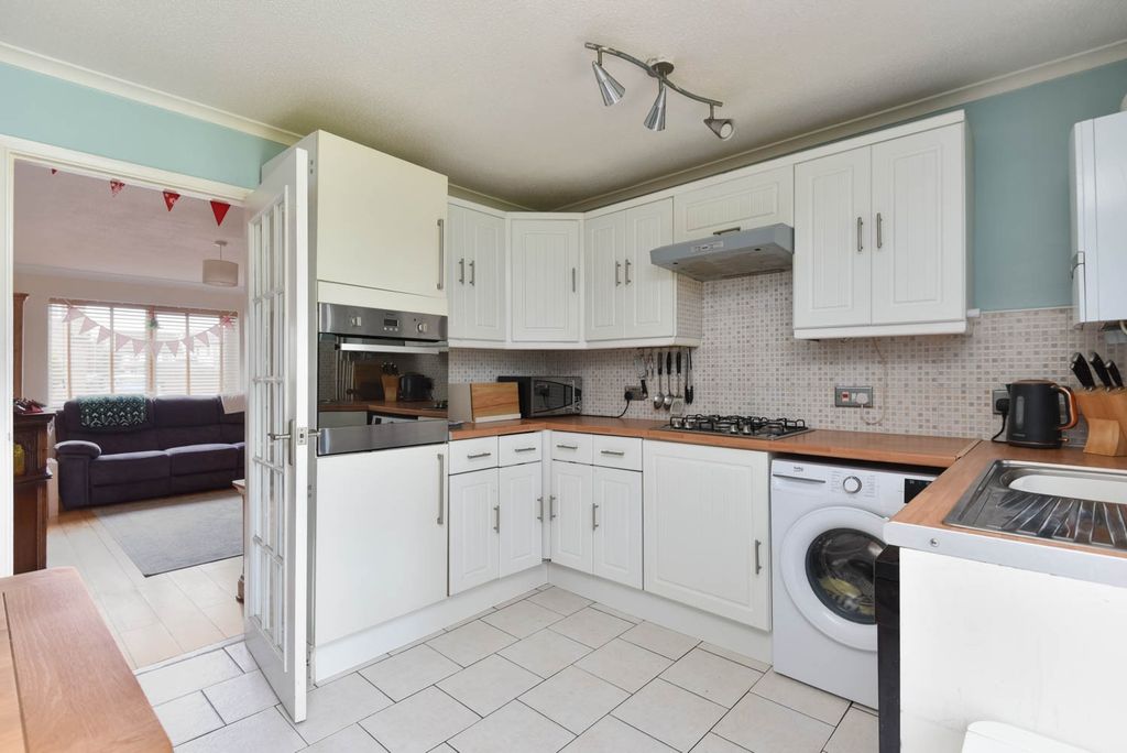 Property photo 1 of 16 4639641