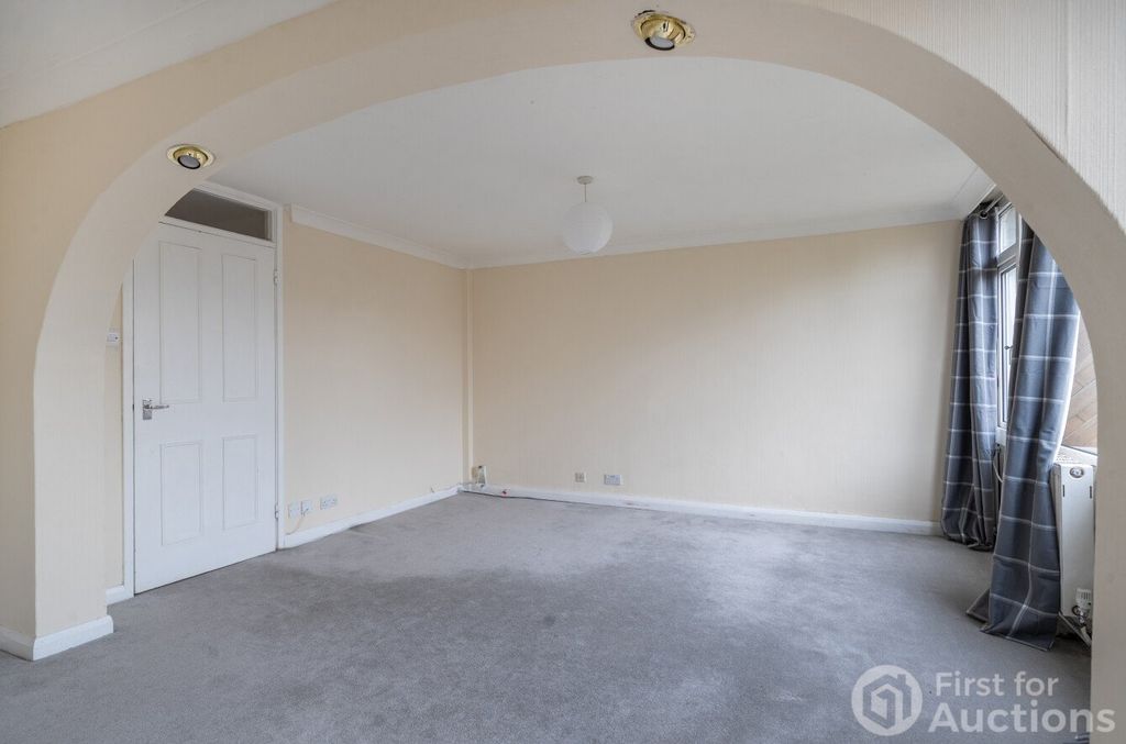 Property photo 3 of 12 3