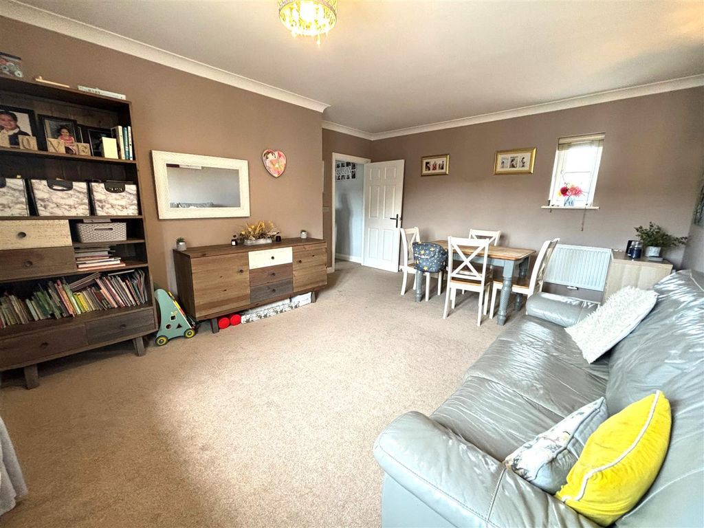 Property photo 3 of 10 07.Jpg