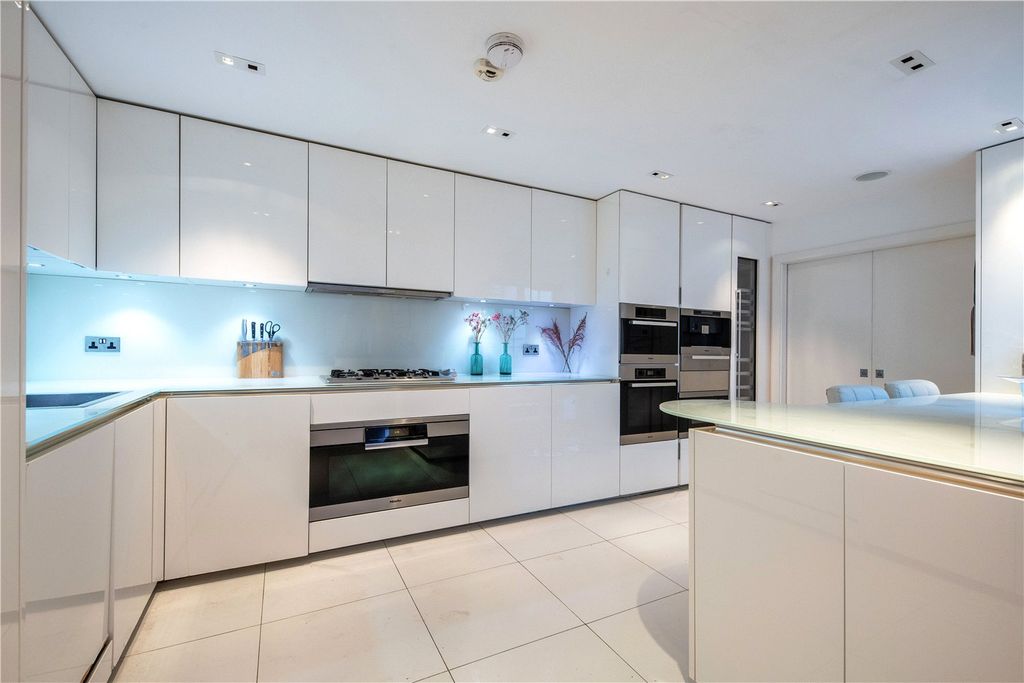 Property photo 3 of 13 Picture No. 25