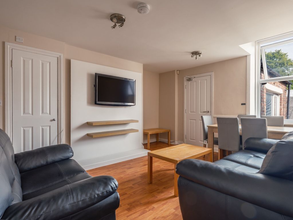Property photo 1 of 12 3707550