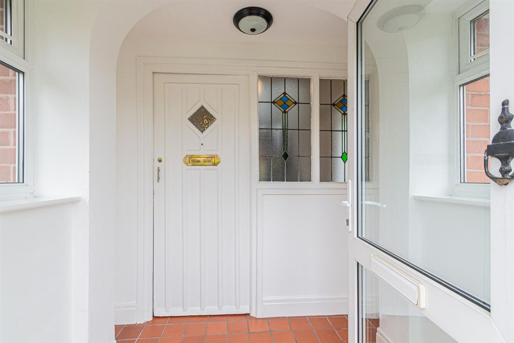 Property photo 2 of 21 Entrance Porch