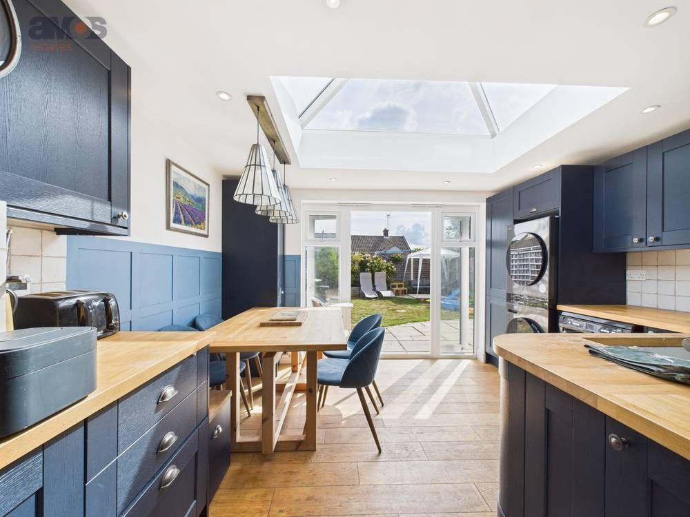 Property photo 2 of 17 4374072