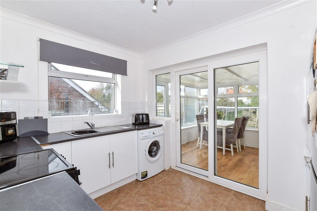 Property photo 2 of 9 Kitchen