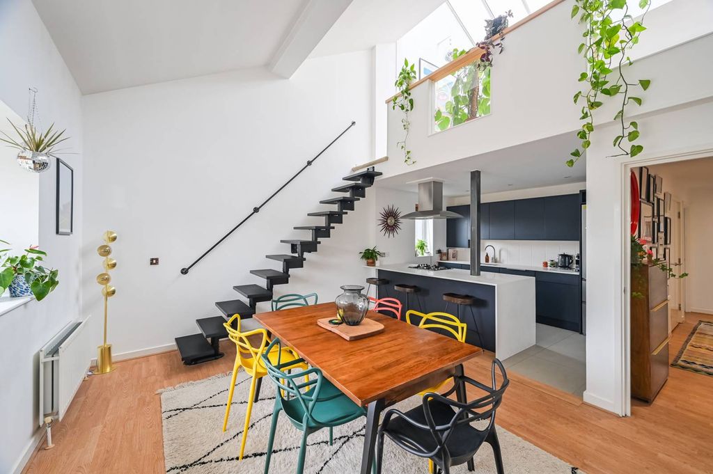 Property photo 2 of 26