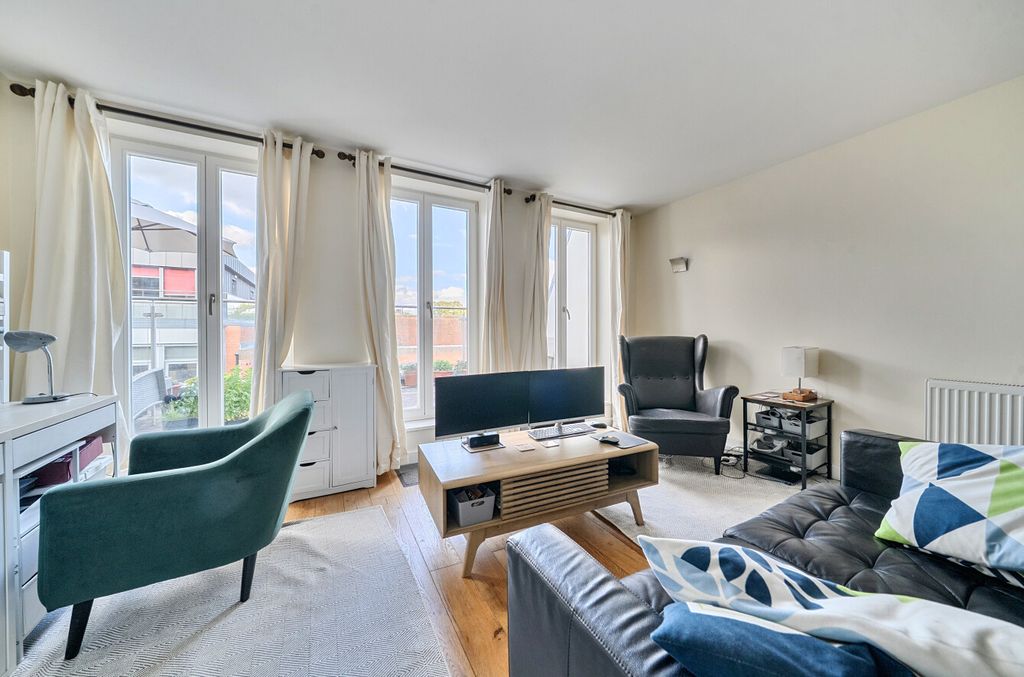 Property photo 2 of 19 1516572-12-6Aa84A...