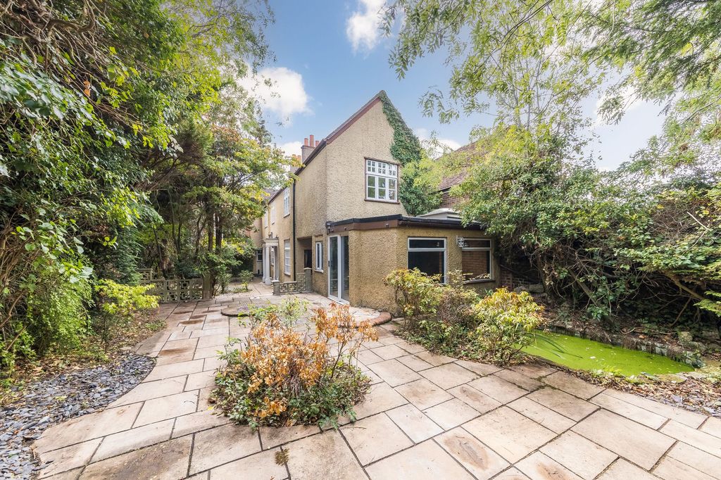 Property photo 1 of 27