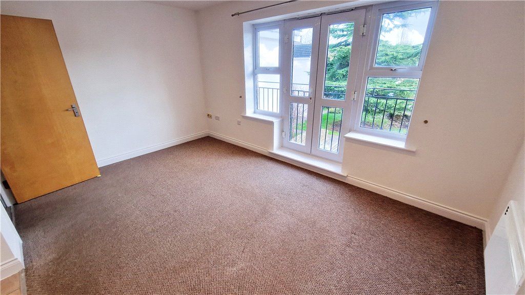 Property photo 2 of 7 Picture No. 24
