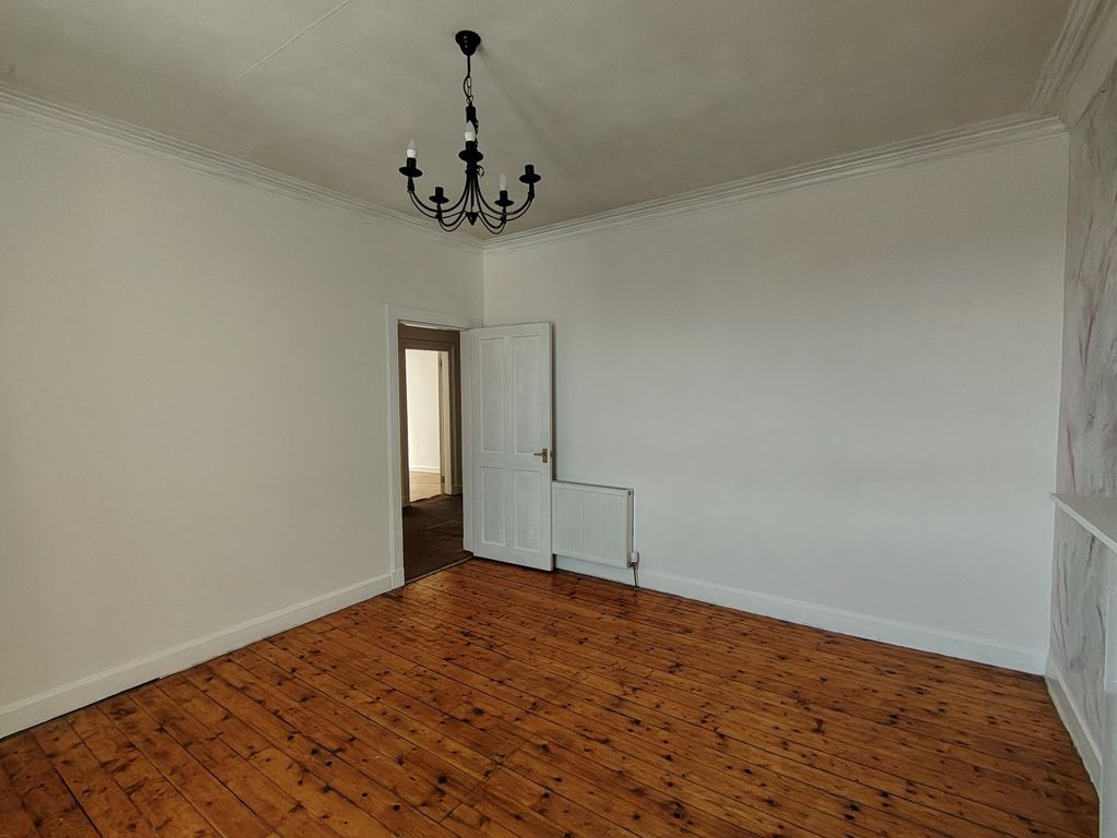 Property photo 3 of 11 Img_20260429_145705