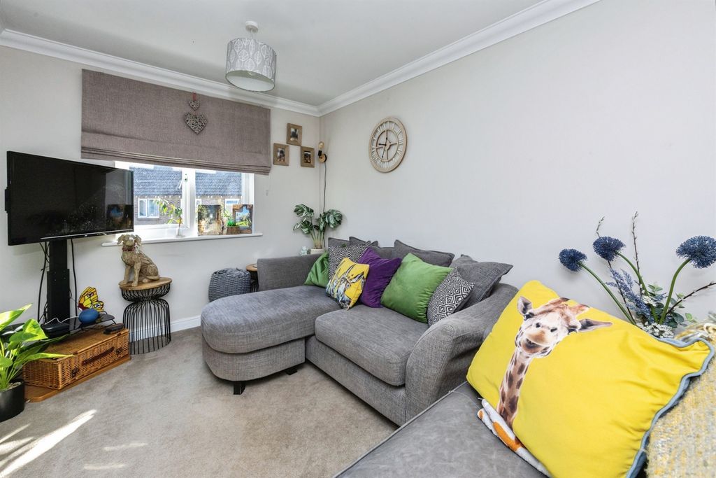 Property photo 2 of 16