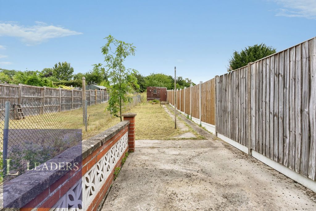 Property photo 3 of 16 Garden