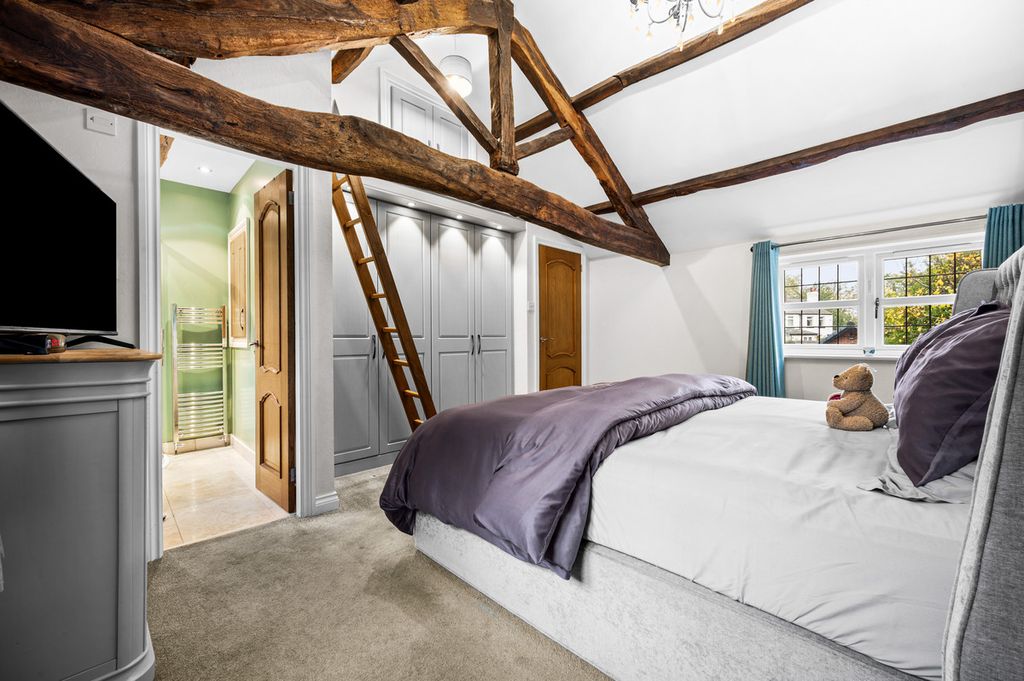 Property photo 3 of 36