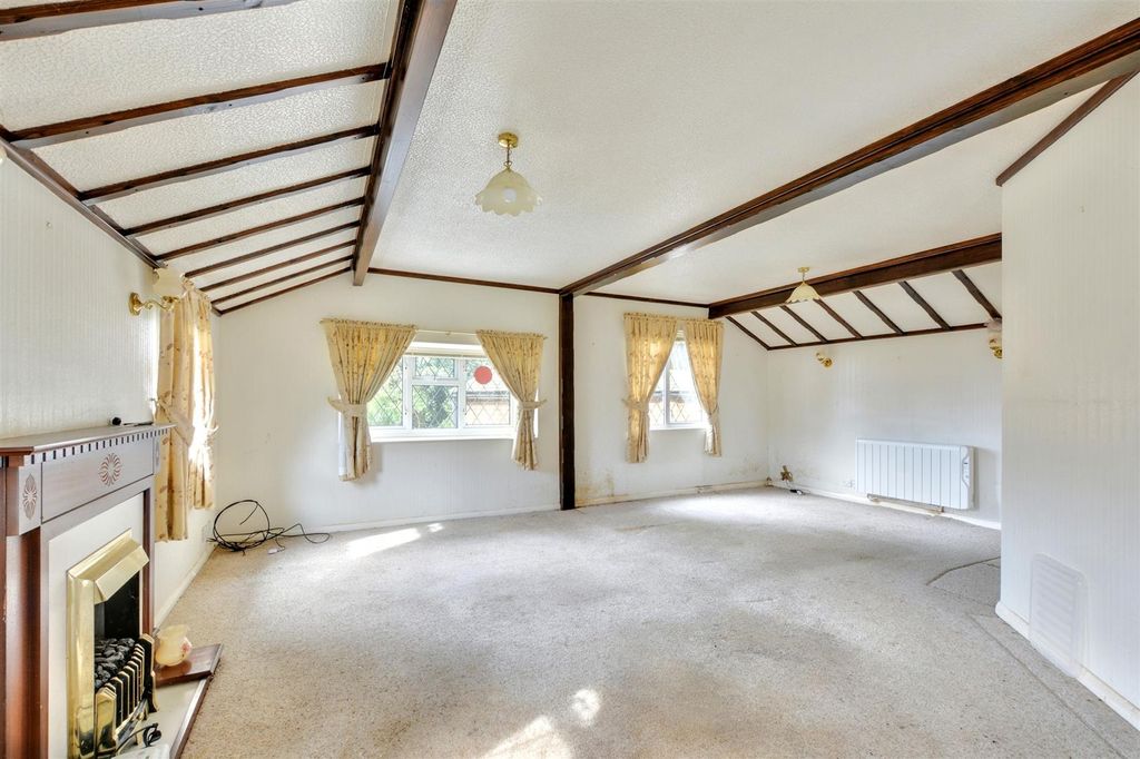 Property photo 3 of 16 Lounge (2).Jpeg