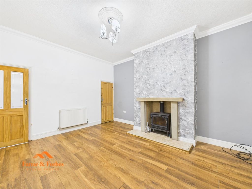 Property photo 3 of 14 Cam03956G0-Pr0191-Still005.Jpg