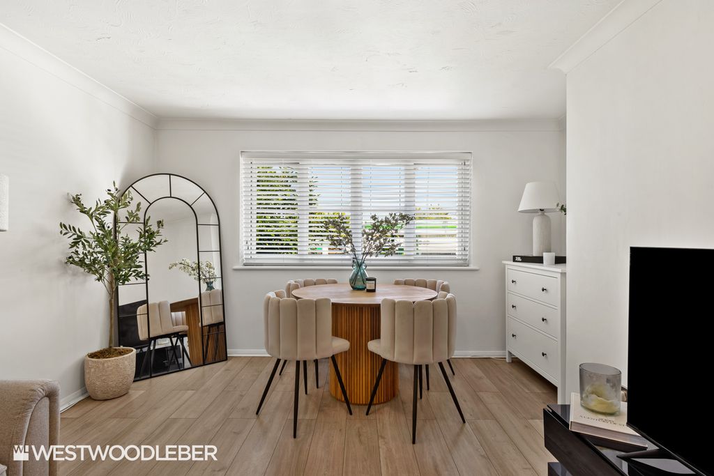 Property photo 3 of 11 Treveracourt_2