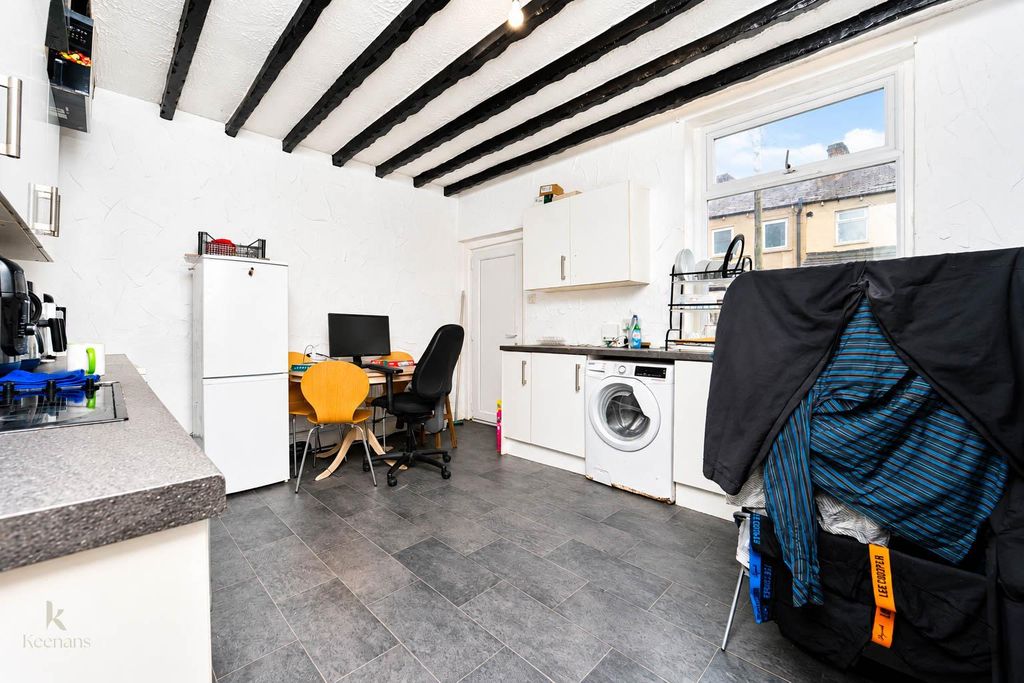 Property photo 3 of 17 Queen Street-13.Jpg