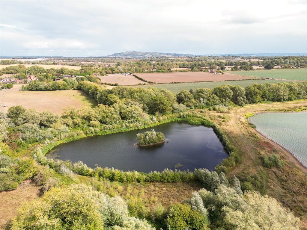 Property photo 3 of 11 Ryall Lakes