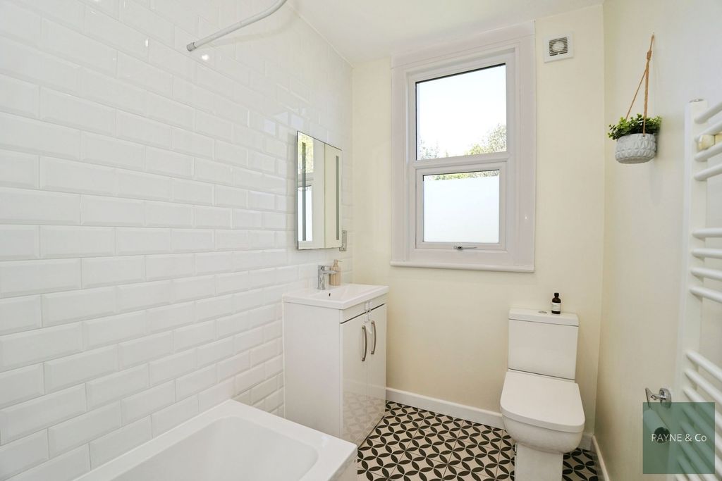 Property photo 3 of 26