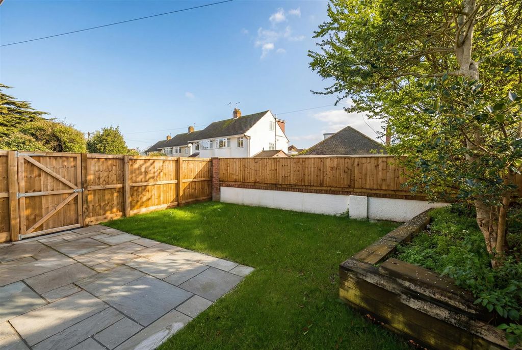 Property photo 2 of 16 456778.Jpg