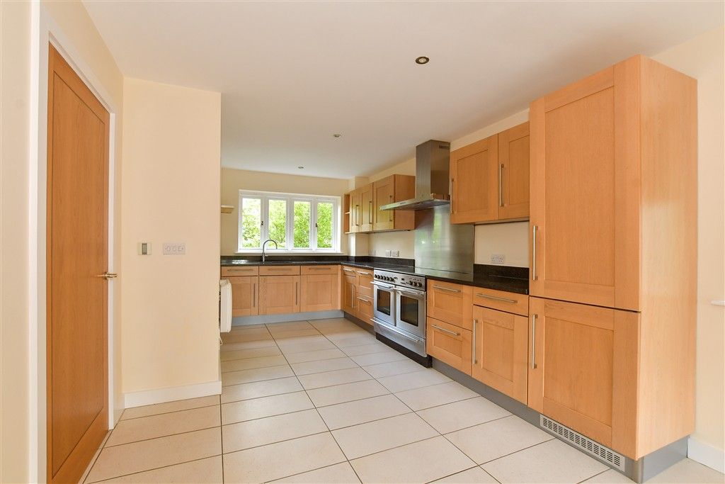 Property photo 2 of 25 Kitchen