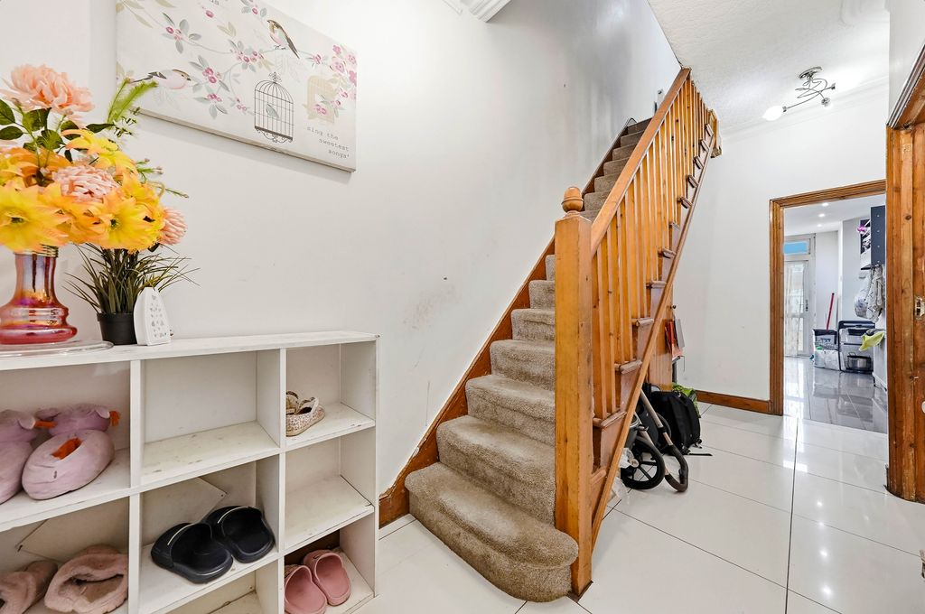 Property photo 3 of 25 3