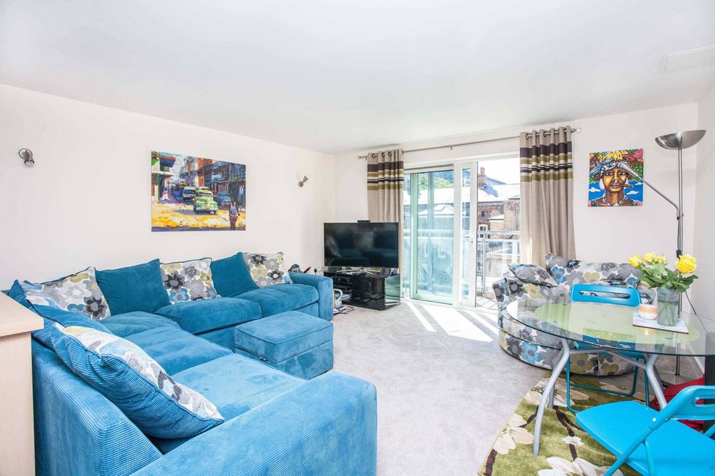 Property photo 2 of 9