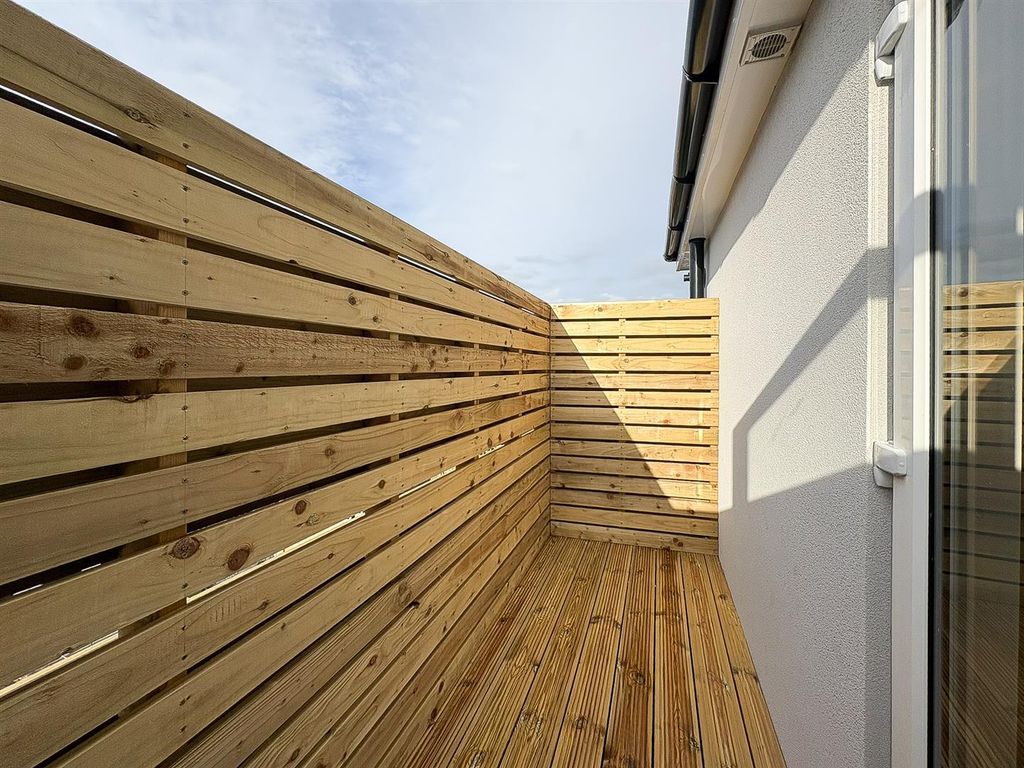 Property photo 3 of 20 Terrace.Jpg