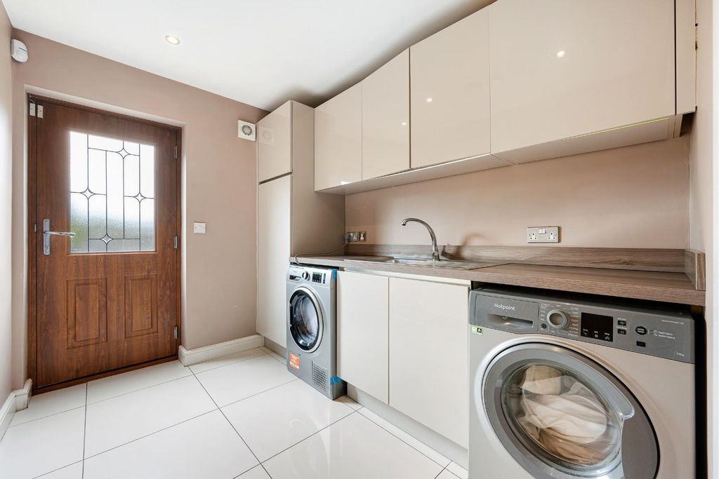 Additional image 16 of 6 bed property for saleMoorlands Court, Darwen BB3