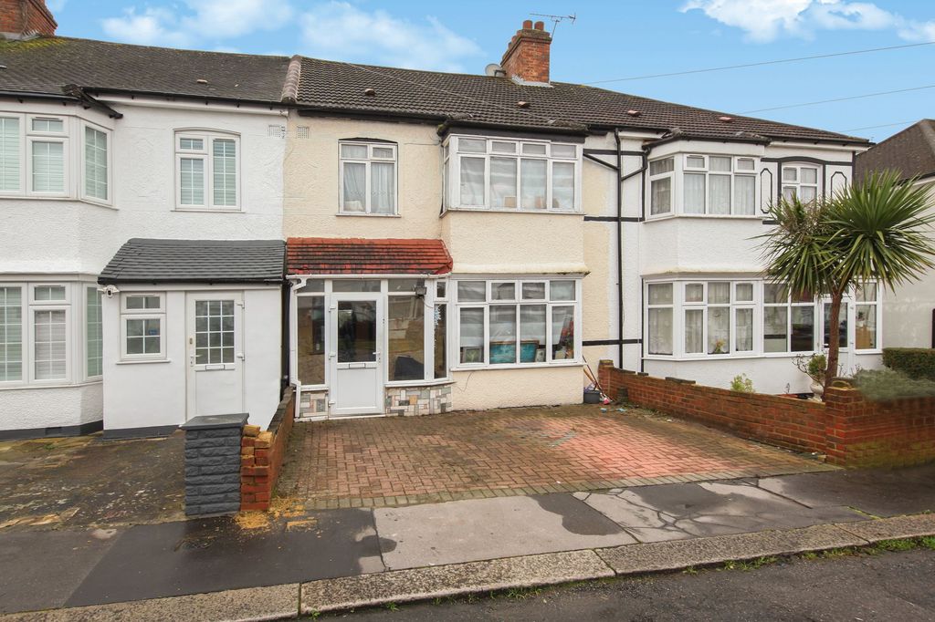 Property photo 1 of 13 16 Osterley Gardens - Buo8Ifgsqoxouwvl2c5W