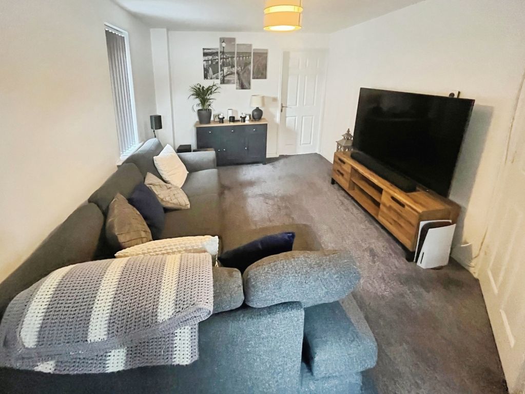 Property photo 3 of 12 Pbox-Img.Jpg