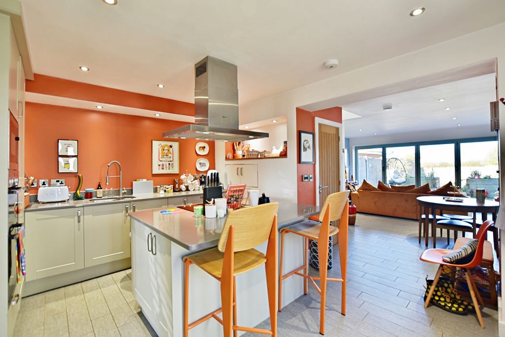 Property photo 2 of 26 Photo 12